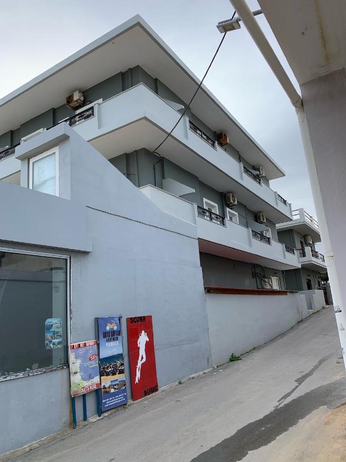 Park-Kriti Apartments Amoudara  Bagian luar foto